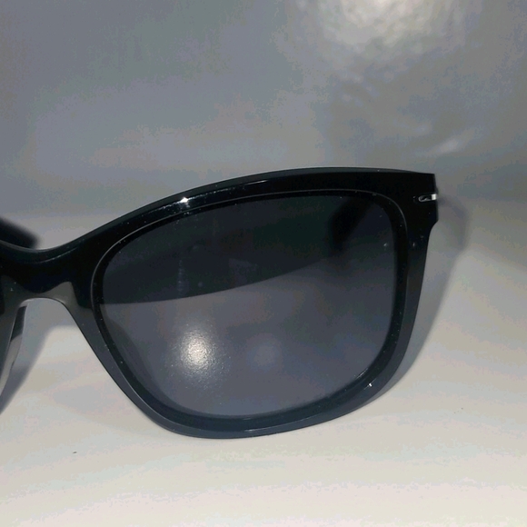 Oakley polarized  drop in cat eye sunglasses
